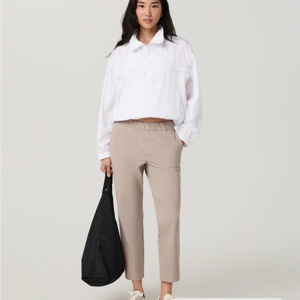 NWOT Vuori Cropped High-Rise Straight Pants in Taupe